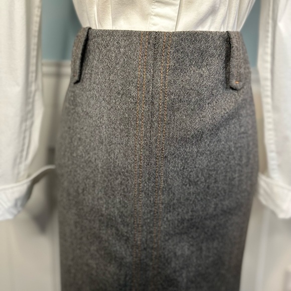 Tailored skirt with front split and designer details - Picture 6 of 12